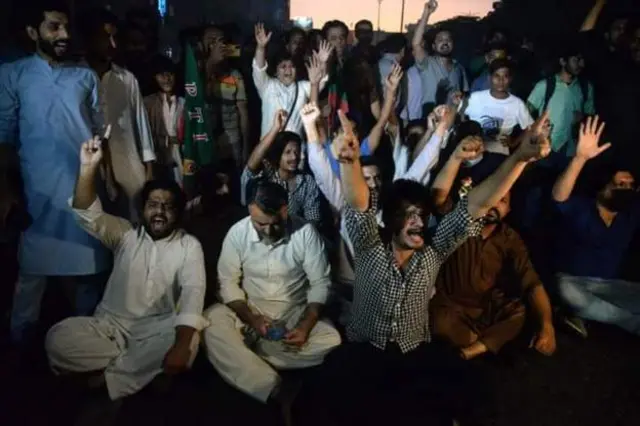 कराची में प्रदर्शन
