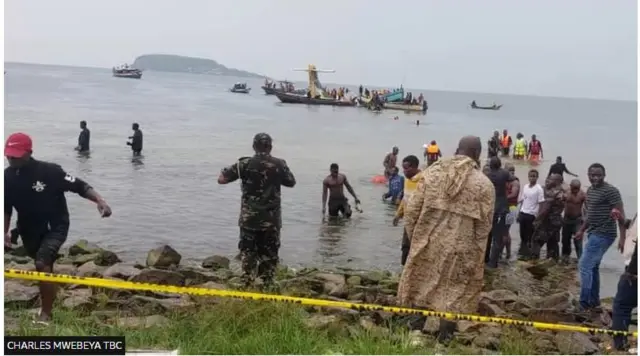E ji ụgbọmmiri achọ ndị ka tọọrọ na mmiri