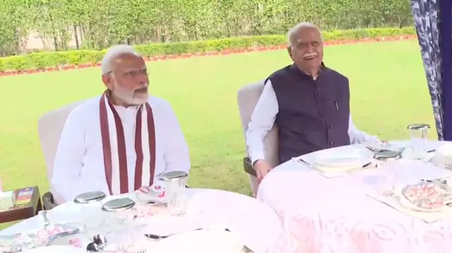 ఎల్‌కే అడ్వాణీతో ప్రధాని నరేంద్ర మోదీ