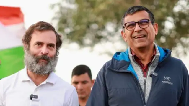 રાહુલ ગાંધી અને આરબીઆઈના પૂ્ર્વ ગવર્નર રઘુરામ રાજન ભારત જોડો યાત્રામાં