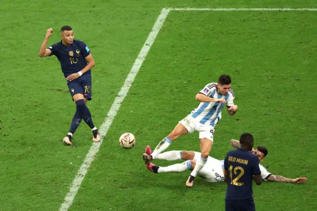 ఫుట్‌బాల్