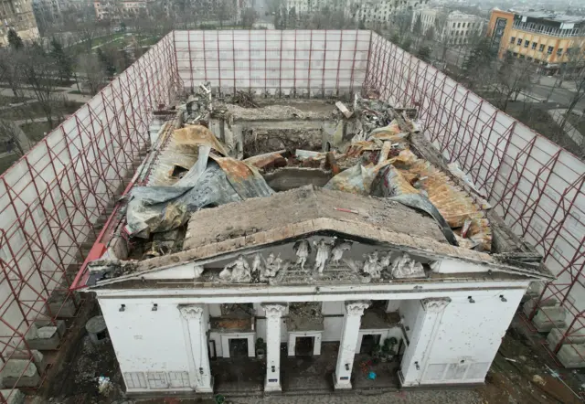 театр в Мариуполе