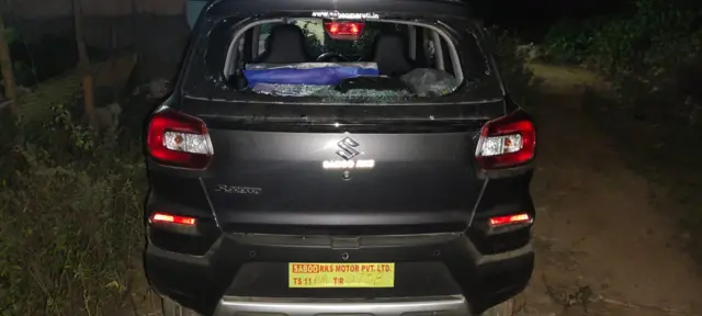 ఘర్షణలో ధ్వంసమైన కారు