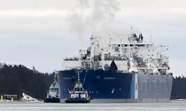 Плавучая регазификационная установка