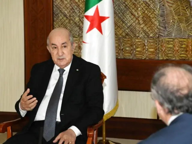 تبون خلال اللقاء