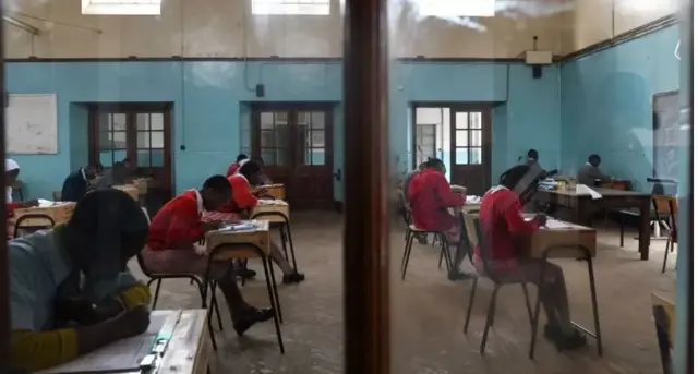 Ardeyda dugsiyada hoose