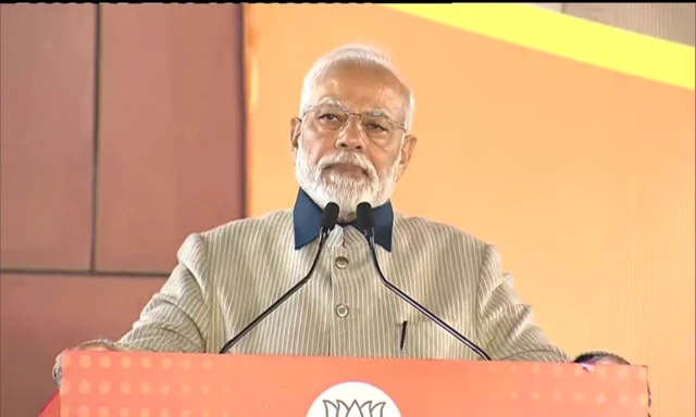 नरेंद्र मोदी