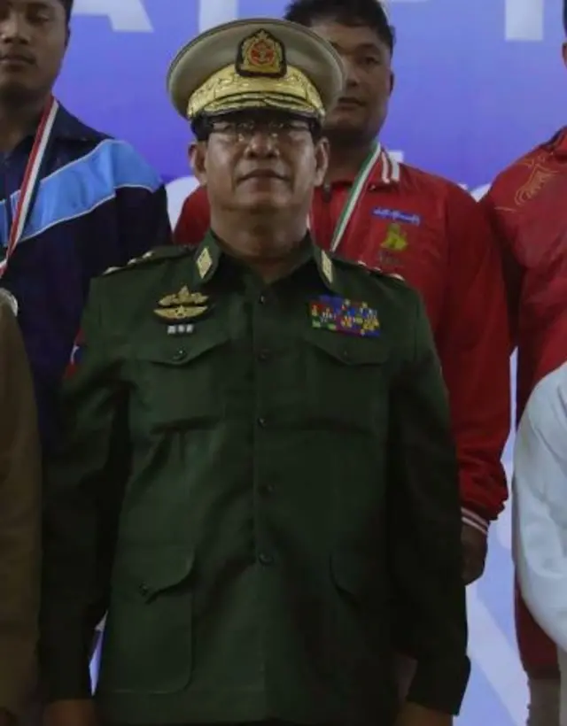 အငြိမ်းစား ဒုတိယဗိုလ်ချုပ်ကြီး စိုးသိန်းက ရန်ကုန်တိုင်းဝန်ကြီးချုပ် ဖြစ်လာ