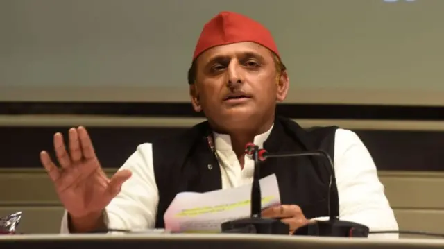 अखिलेश यादव