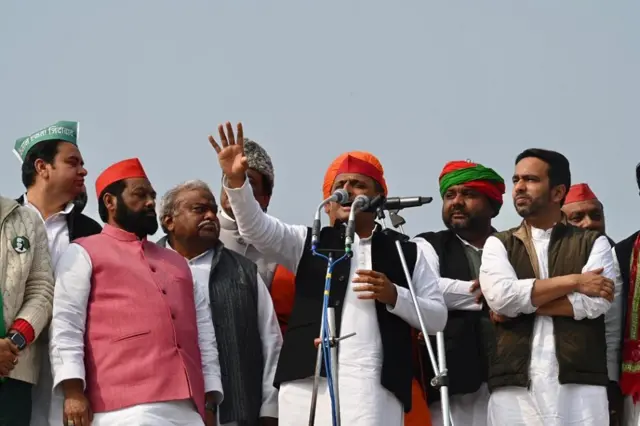 अखिलेश यादव