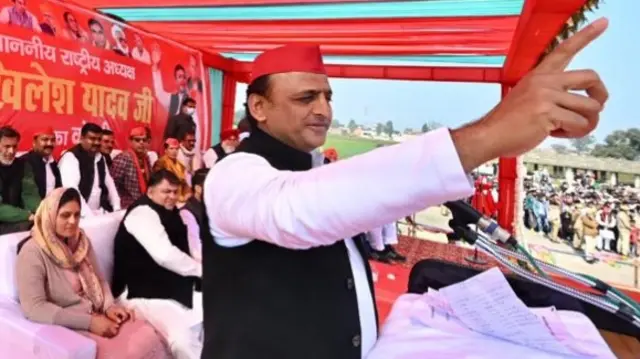 अखिलेश यादव