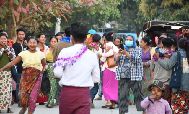 အကျဥ်းသားလွတ်မြောက်