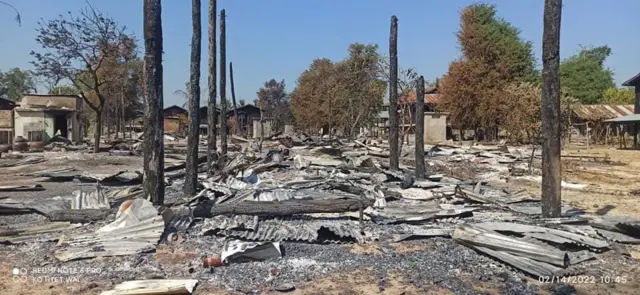 ကပေါင်းကျရွာမှာလည်းနေအိမ် ၃၉လုံးထပ်မံမီးရှို့ခံရပြန်