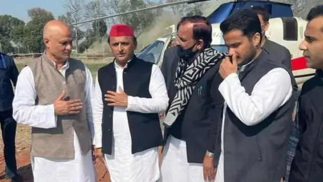 અમરોહા બેઠક પર કૉંગ્રેસના ઉમેદવાર સલીમ ખાન ચૂંટણીના થોડા દિવસ પહેલાં જ સમાજવાદી પાર્ટીમાં સામેલ થઈ ગયા હતા