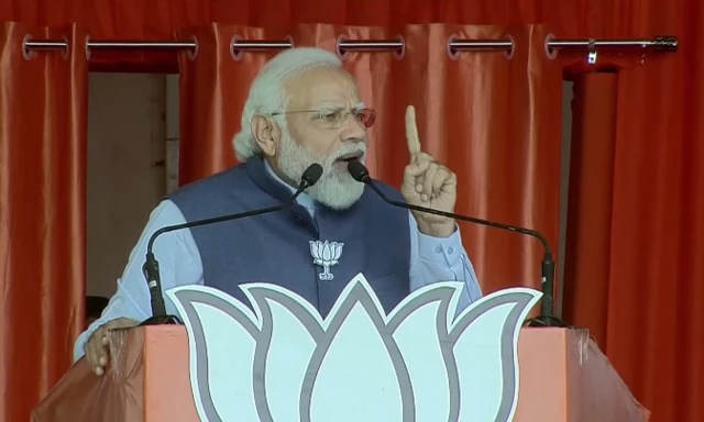 नरेंद्र मोदी
