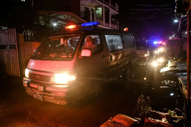 လူနာတင်ယာဥ်