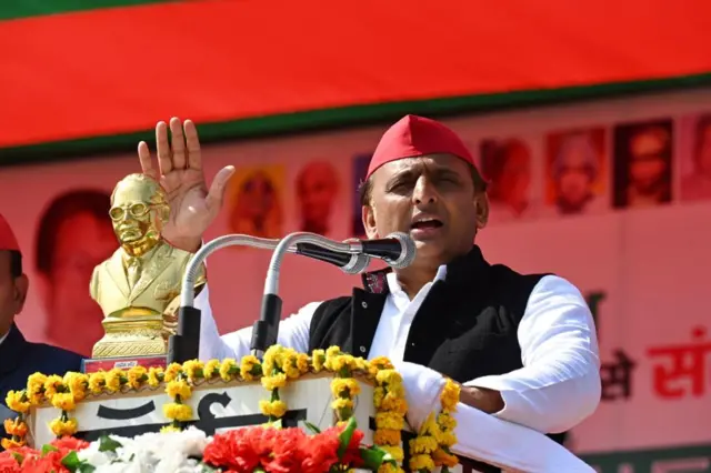 अखिलेश यादव