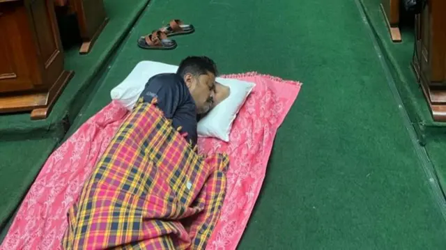 காங்கிரஸ் போராட்டம்