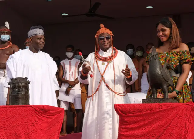 Masarautar Benin ta karbi kayan tarihinta gtagulla biyu da aka mayar