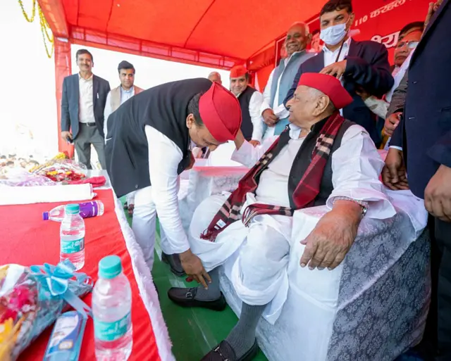 अखिलेश यादव