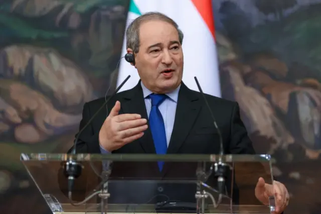 تعدَ سوريا حليفا قويا لروسيا منذ أن شنت حملة جوية في سوريا عام 2015 وساعدت في قلب دفة الحرب الأهلية لصالح الرئيس بشار الأسد.