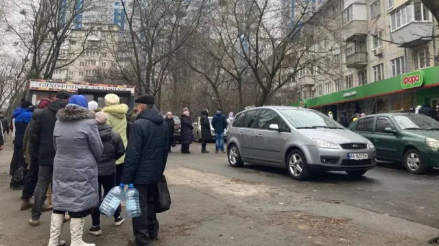 черга в супермаркет