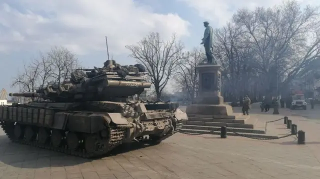 ইউক্রেনের ওডেসায় রুশ ট্যাংক - ২৪শে ফেব্রুয়ারি