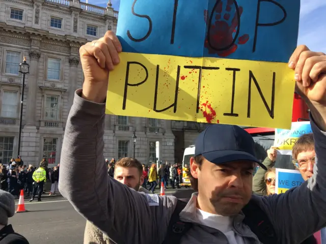 Демонстрация против войны с Украиной