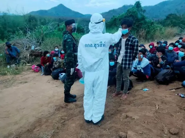 ကပ်ဘေးနဲ့ စစ်အာဏာသိမ်းမှုကြောင့် ပြည်တွင်းအလုပ်အကိုင်နည်းလာချိန်  အလုပ်လုပ်ကိုင်ဖို့ အိမ်နီးချင်းထိုင်းနိုင်ငံကို တရားမဝင် ဝင်ရောက်တဲ့ မြန်မာ ရွှေ့ပြောင်းလုပ်သားတွေ ပိုများလာနေပါတယ်( ပုံဟောင်း)
