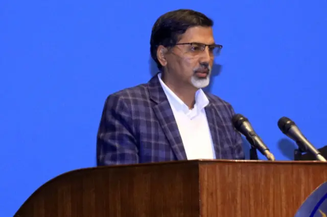 अर्थमन्त्री शर्मा