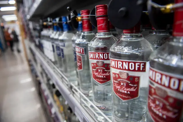 সুপারমার্কেটে রুশ ভদকা