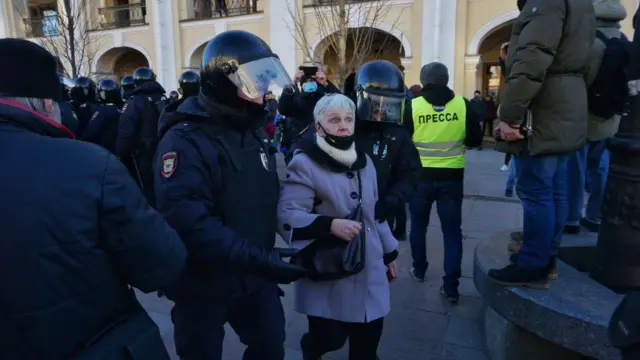 задержания протестующих в Петербурге