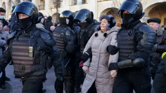 задержания протестующих в Петербурге