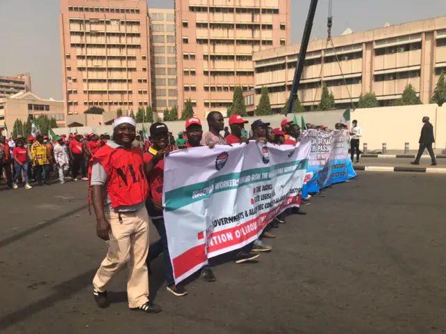 Di NLC say dem wan Nigeria to review di autonomy of di local goment and judiciary