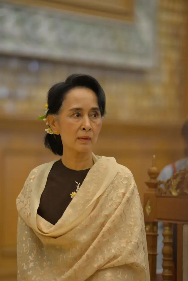 ဒေါ်အောင်ဆန်းစုကြည်