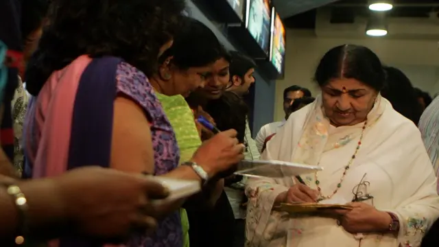 लता मंगेशकर