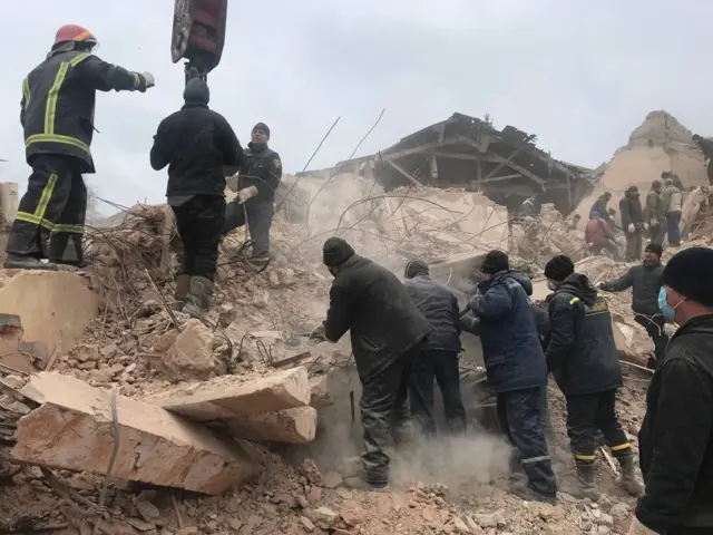 Развалины здания воинской части в Ахтырке