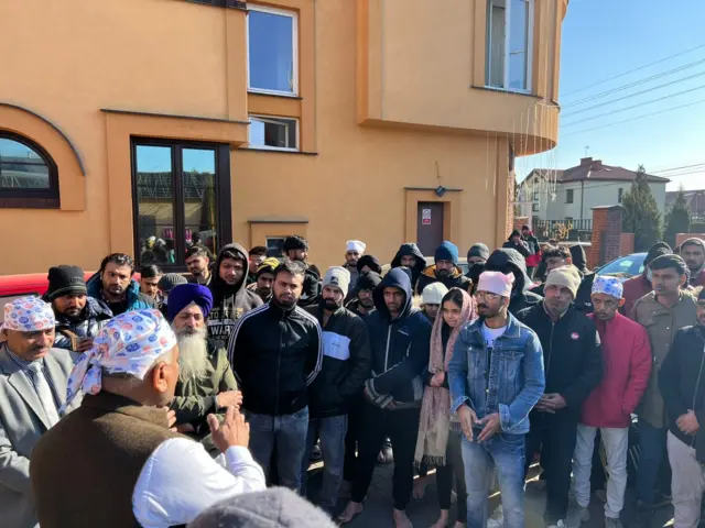 ਪੋਲੈਂਡ ਦੇ ਗੁਰਦੁਆਰਾ ਸ੍ਰੀ ਗੁਰੂ ਸਿੰਘ ਸਭਾ ਵਿਖੇ 80 ਭਾਰਤੀ ਵਿਦਿਆਰਥੀਆਂ ਨੇ ਸ਼ਰਨ ਲਈ ਹੋਈ ਹੈ