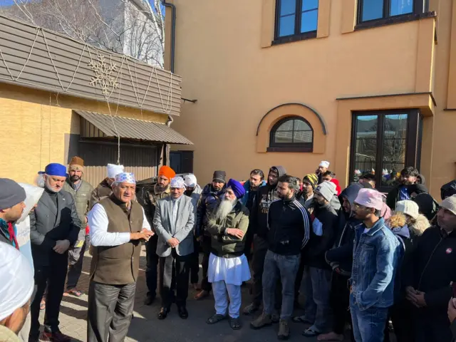 ਪੋਲੈਂਡ ਦੇ ਗੁਰਦੁਆਰਾ ਸ੍ਰੀ ਗੁਰੂ ਸਿੰਘ ਸਭਾ ਵਿਖੇ 80 ਭਾਰਤੀ ਵਿਦਿਆਰਥੀਆਂ ਨੇ ਸ਼ਰਨ ਲਈ ਹੋਈ ਹੈ