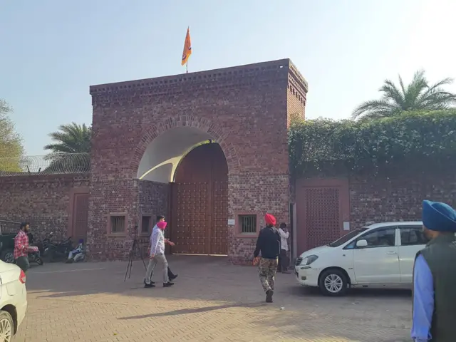 ਬਾਦਲ ਪਿੰਡ
