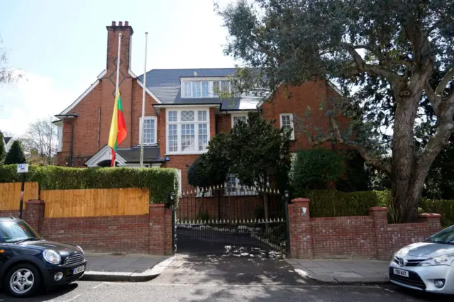 လန်ဒန်အနောက်မြောက်ပိုင်းက သံအမတ်ကြီးနေအိမ်