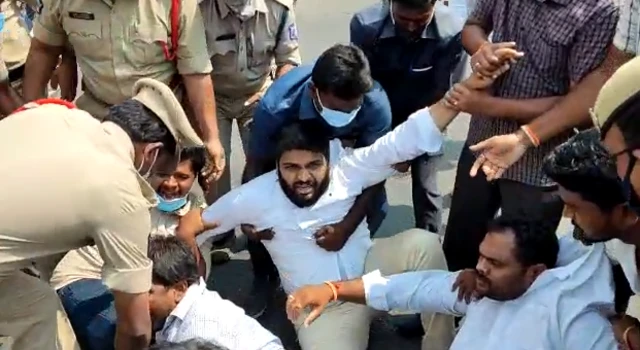 ఏపీలో నిరుద్యోగుల నిరసన