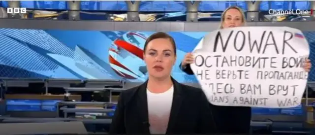 Onye ntaakụkọ n'ụlọọrụ ihe onyoonyo na-eme ngagharị iwe maka agha Rọshịa na Yukren - Kremlin