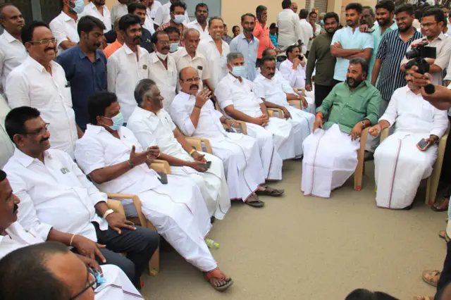 எஸ்.பி.வேலுமணி வீட்டில் லஞ்ச ஒழிப்புத் துறை சோதனை