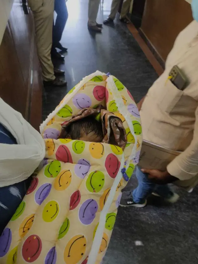 చిన్నారి పాప