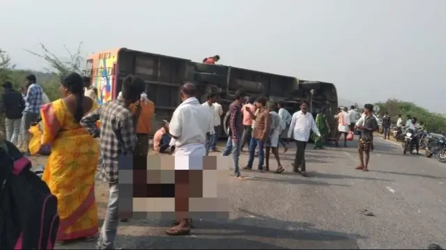 కర్ణాటక బస్సు ప్రమాదం