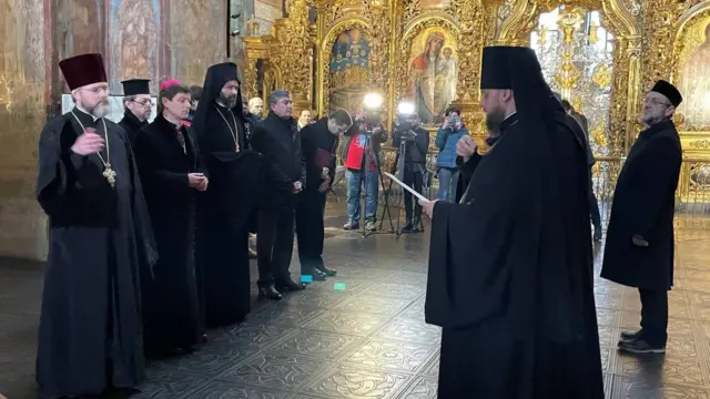 церкви