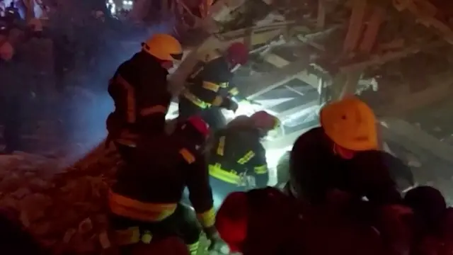Спасатели на месте удара по Житомиру, 1 марта