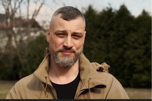 Paaveel Kulaazhaankaa