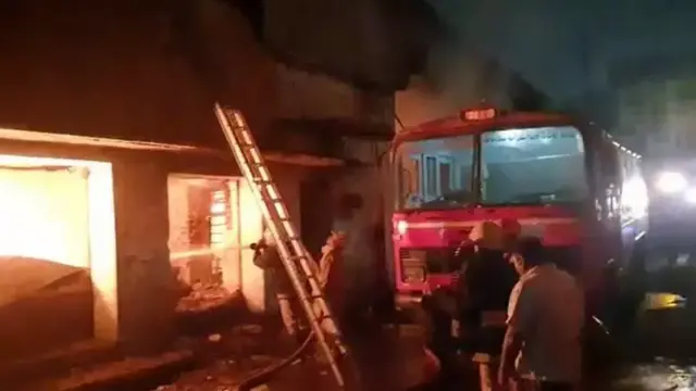 હૈદરાબાદમાં ભંગારના ગોડાઉનમાં આગ